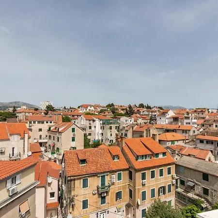 Daire 5th Floor Apartment- Harborview *