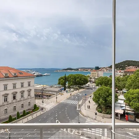 Apartman 5th Floor Apartment- Harborview