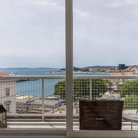 5th Floor Apartment- Harborview Split