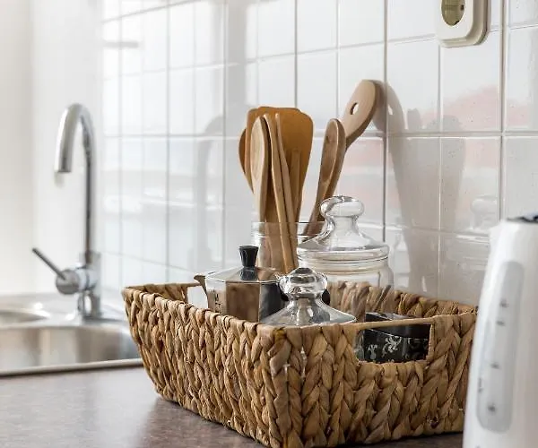 5th Floor Apartment- Harborview Apartment Split