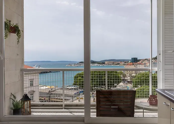 5th Floor Apartment- Harborview Split