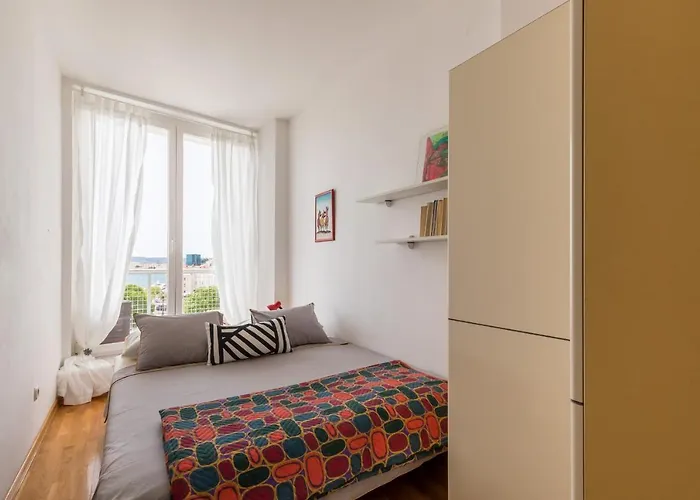 5th Floor Apartment- Harborview Apartment *