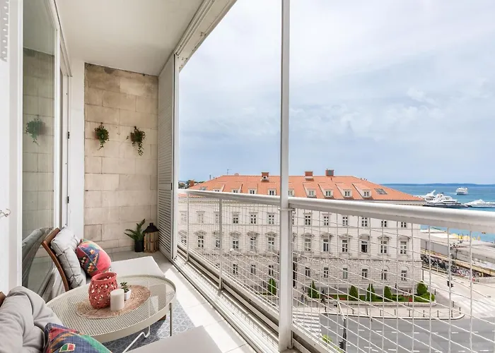 5th Floor Apartment- Harborview Apartment *