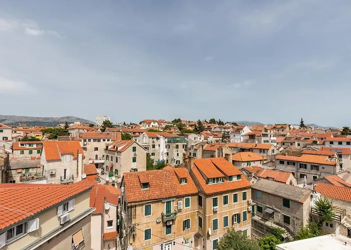 Apartment 5th Floor Apartment- Harborview *