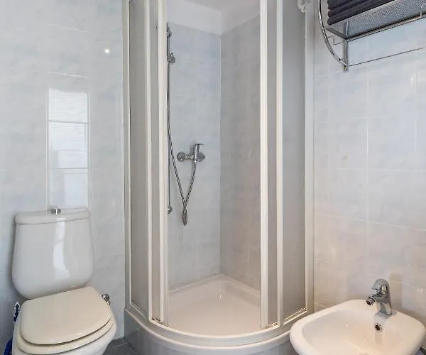 Apartment 5th Floor Apartment- Harborview Split